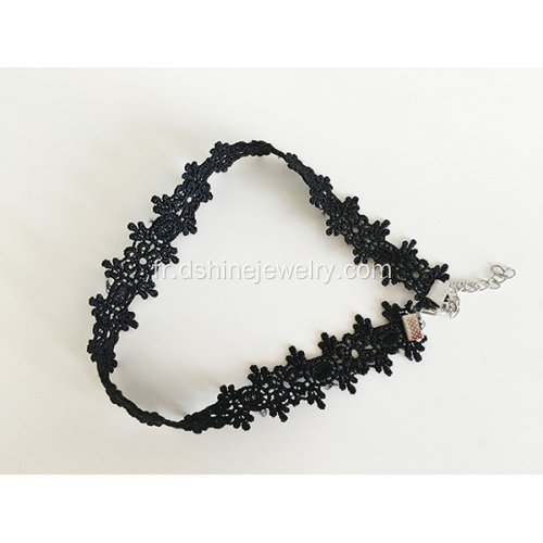 Fleur noir Choker eau Soluble dentelle collier avec pendentif